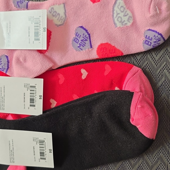 MIXIT BRAND WOMEN'S HEARTS VALENTINES BUNDLE OF 3 CREW SOCKS FITS SHOE SIZE 4-10 - Picture 9 of 9